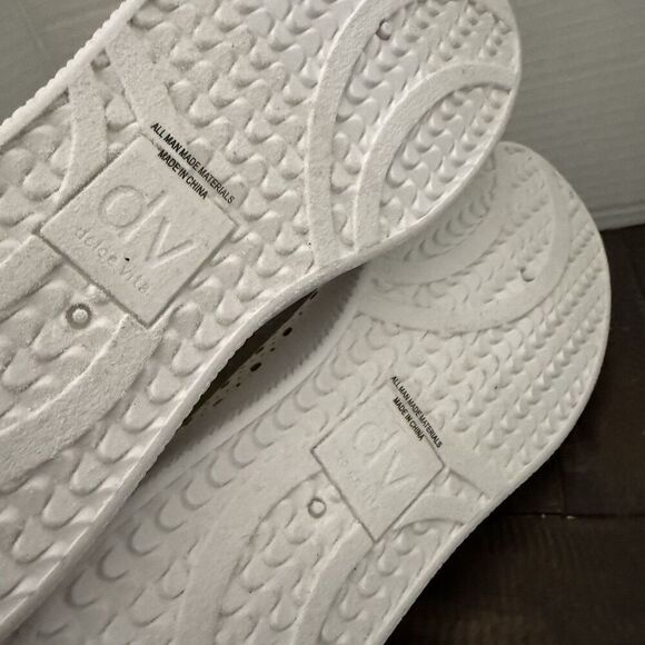 DV Dolce Vita Women’s Sneaker Size 9 Perforated Beehive Bee Butterfly Ladybug - Picture 7 of 8